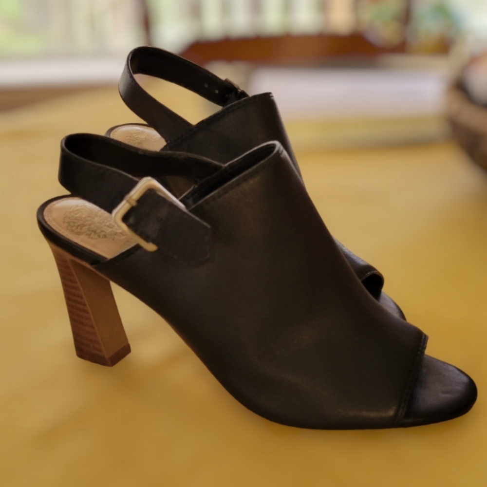 Vince Camuto VC Landam Size 7.5. Black, never worn.